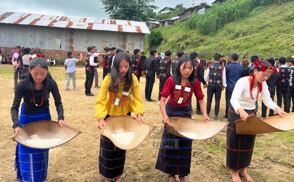 Eco Club of Government Higher Secondary School, Aghunato, organised a cultural fest with Retired CDPO, Nitovi Assumi, as the resource person at the school premises, on July 30. The event witnessed different kind of presentations by the students such as, traditional attire show, traditional cleaning rice stock, traditional games, folk song, war dance, story narration, bamboo craft and vegetable show. The inaugural programme was chaired by GHSS, Vice Principal Aghunato, N Aremo Ngullie while Likuvu spoke on the significance of cultural attires. (DIPR Photo)
